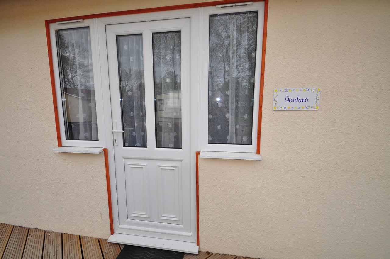 Warrens Village Motel And Self Catering Clevedon Exterior photo